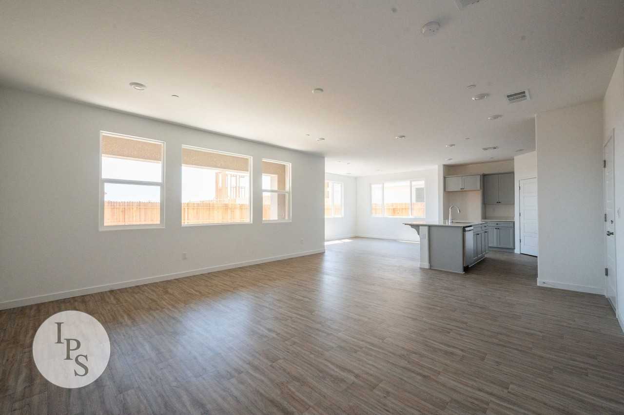 2808 N Vahe Ave - Photo 5 of 36