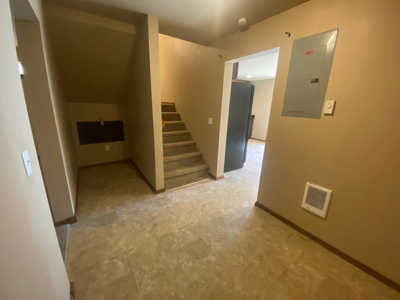 702 E Capitol Ave. - Photo 4 of 16