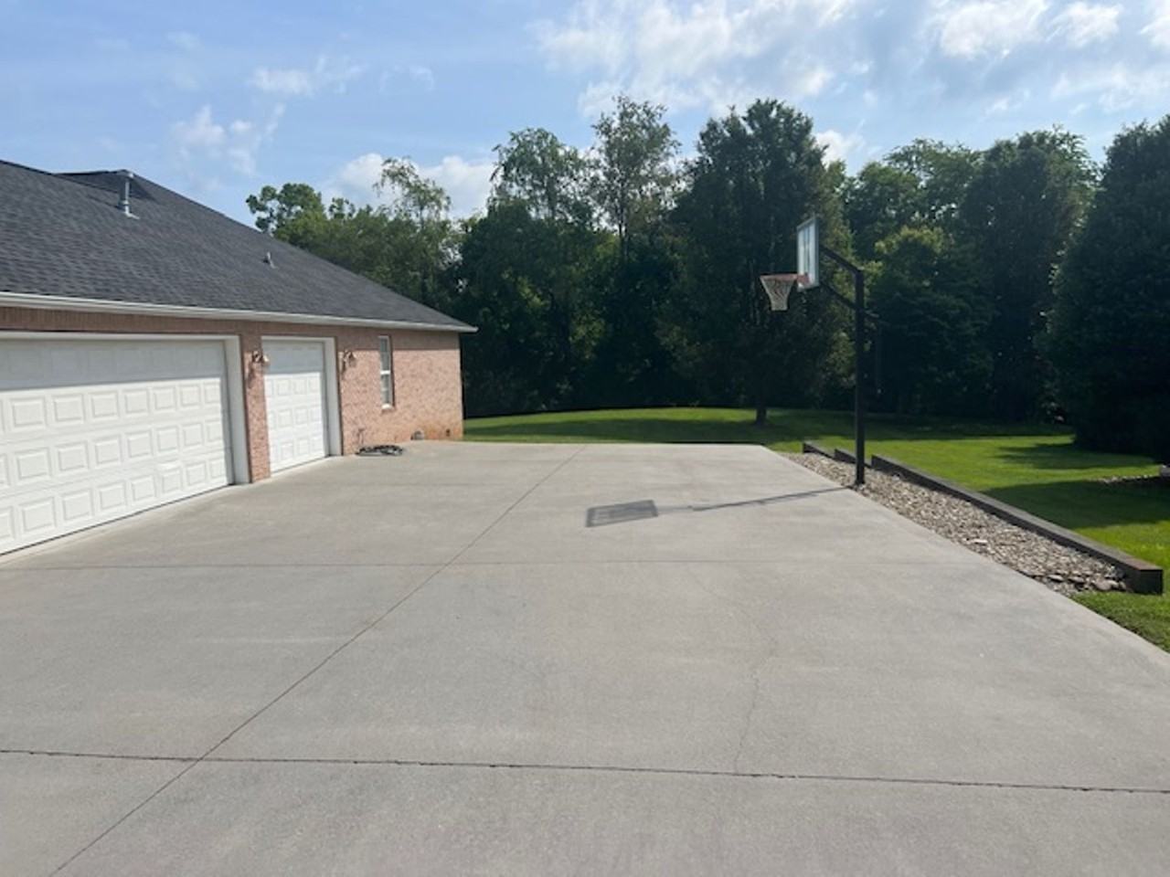 2066 James Rd - Photo 3 of 28