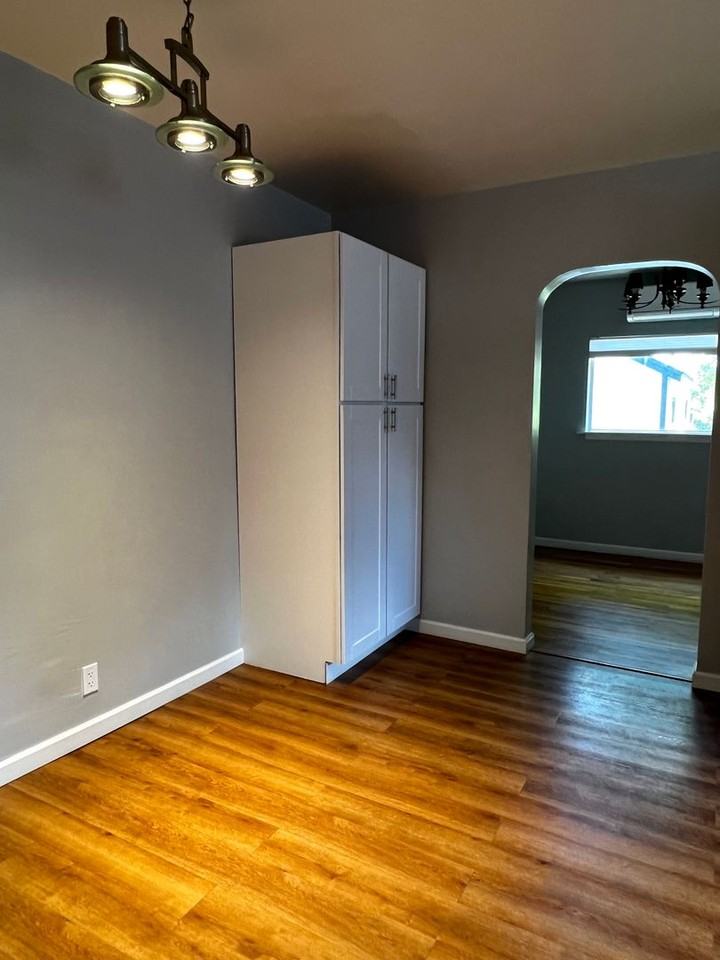 634 Burns St - Photo 7 of 20
