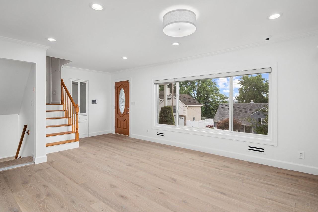 114 Candlewood Dr - Photo 2 of 25