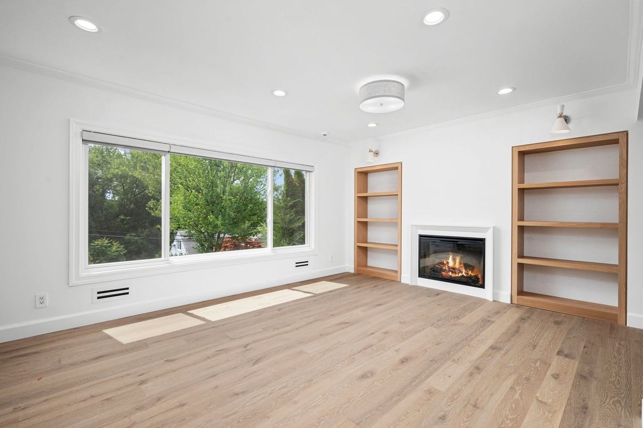 114 Candlewood Dr - Photo 3 of 25