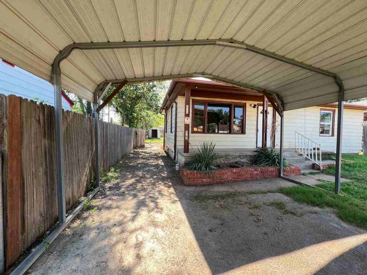 3126 S Dumas Ave - Photo 3 of 15