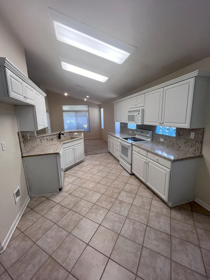 5125 Sugar Pine Loop - Photo 2 of 14