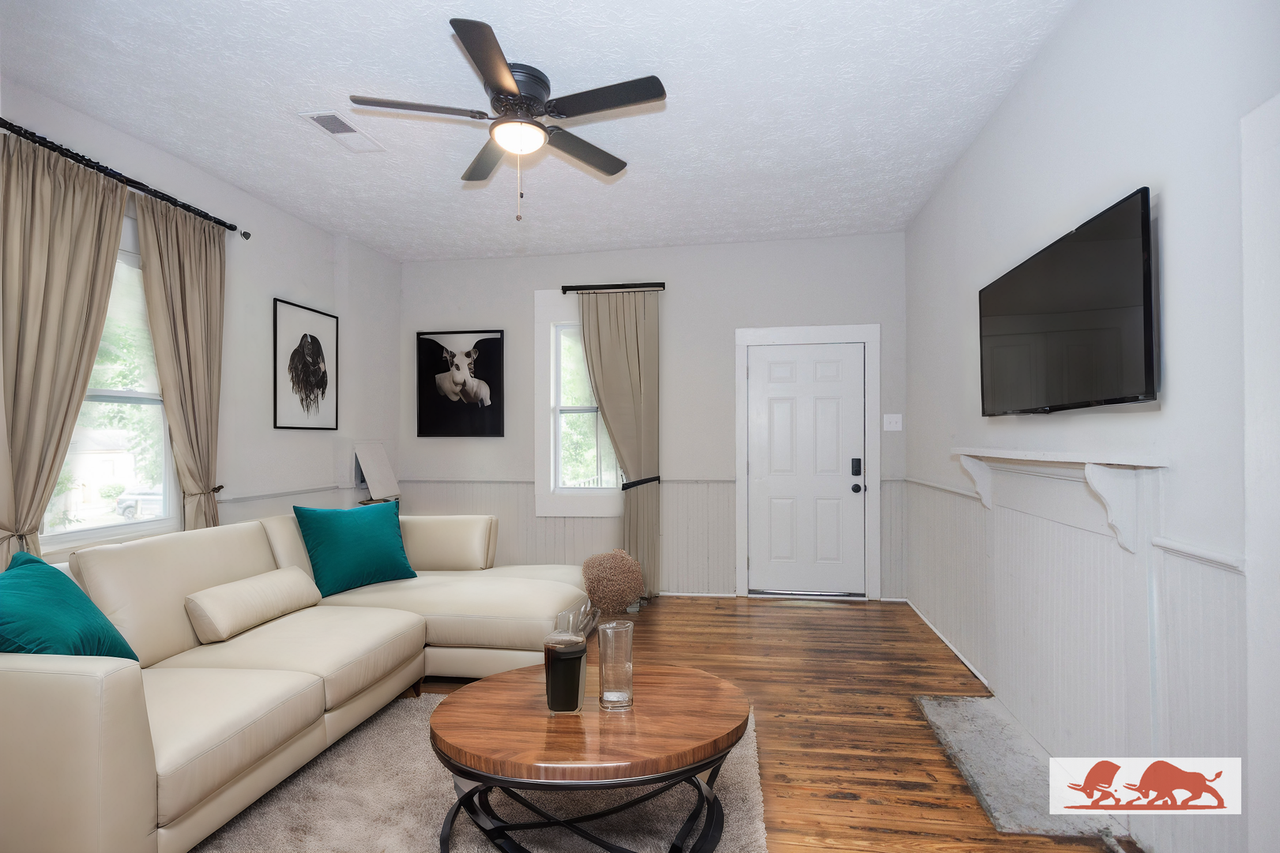 208 W Cherry St - Photo 5 of 13