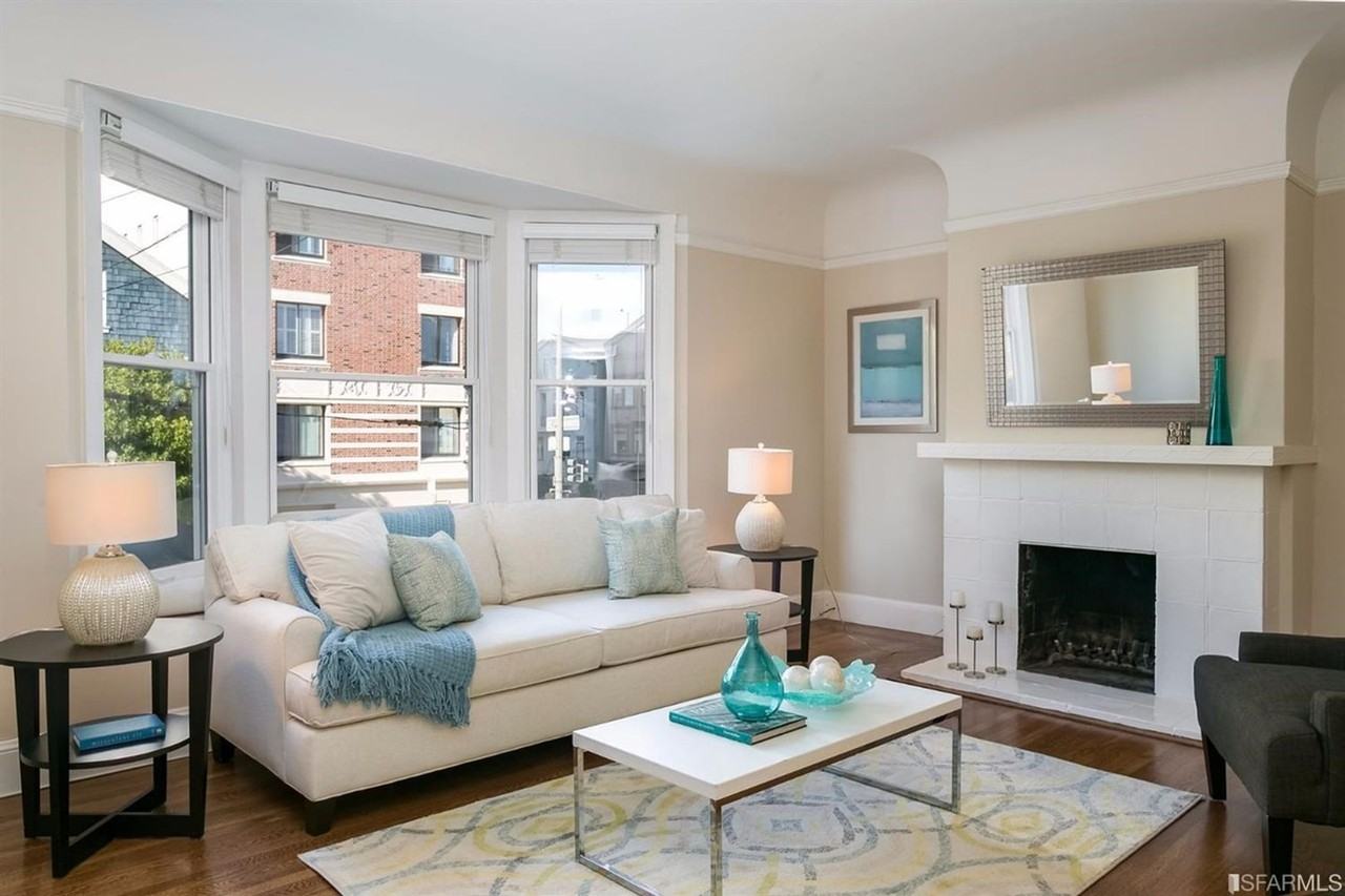 2415 Lake St - Photo 5 of 15