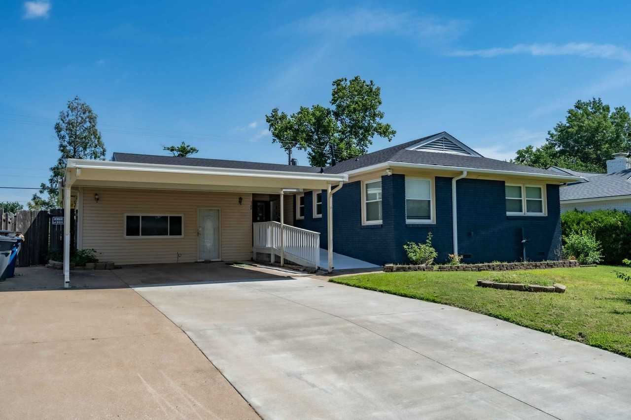 5709 E 22nd St - Photo 2 of 22