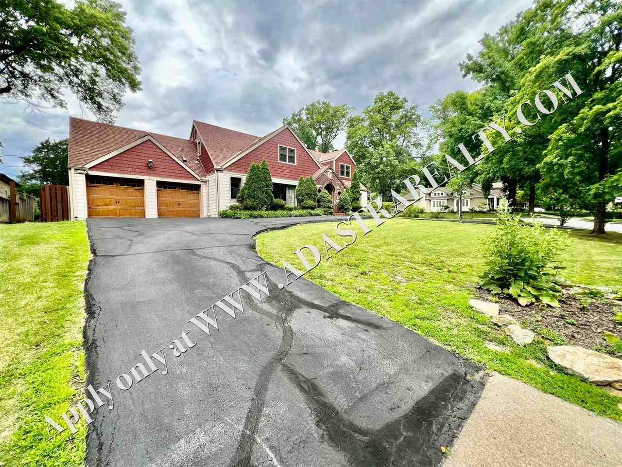 5404 Chadwick Street - Photo 4 of 46