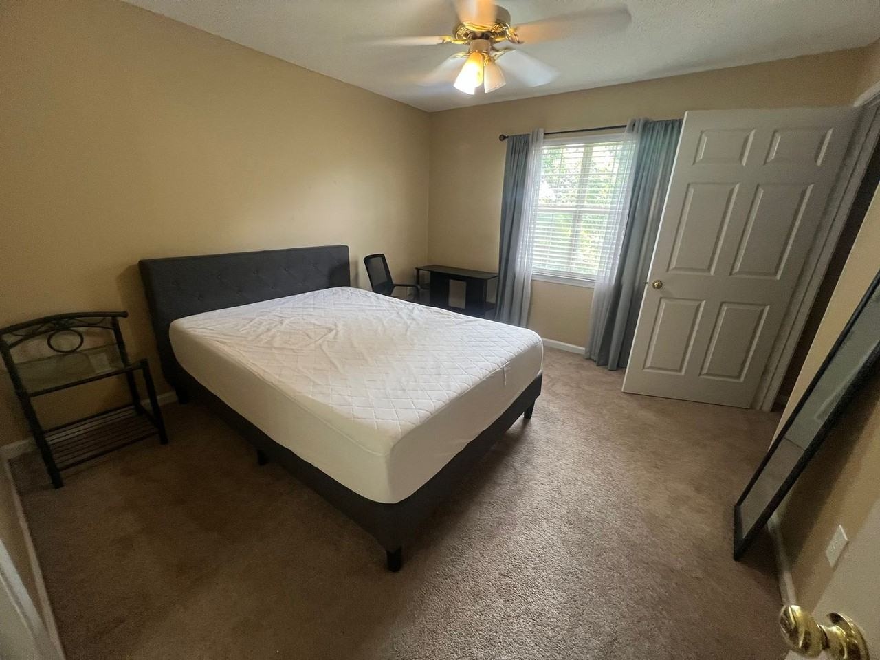 100 Woodstone Dr #33 - Photo 4 of 13