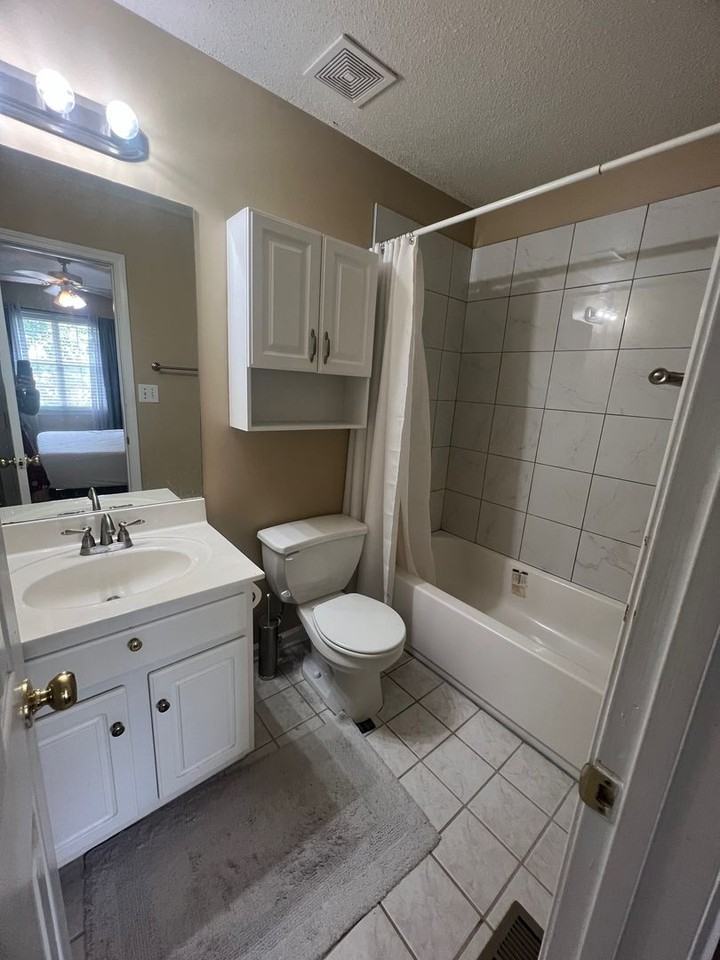 100 Woodstone Dr #33 - Photo 5 of 13