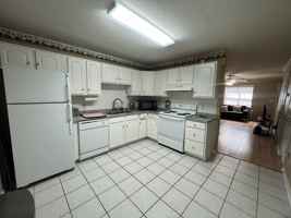 featured image of 100 Woodstone Dr #33