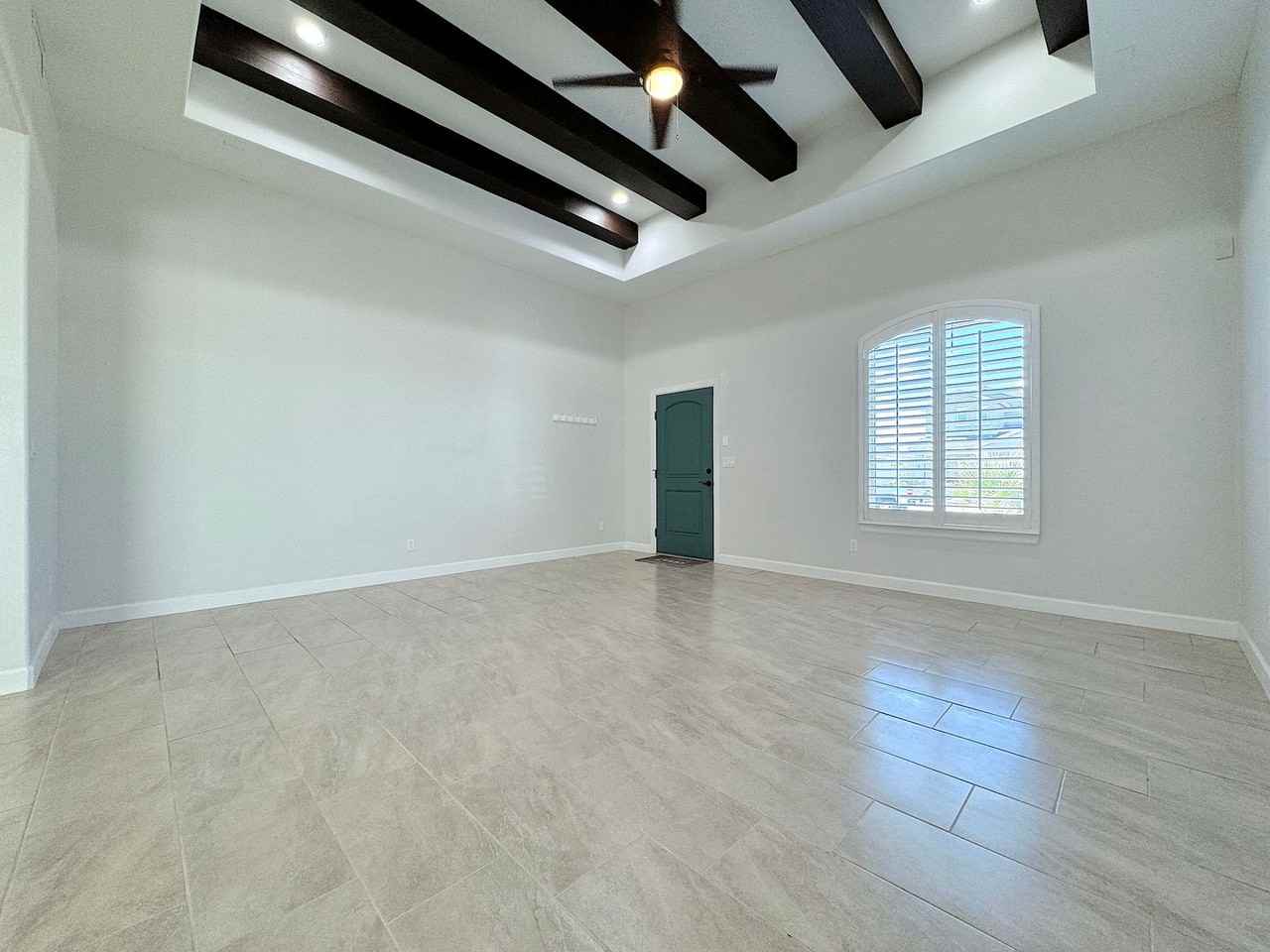 12264 Desert Snow Ct - Photo 3 of 30