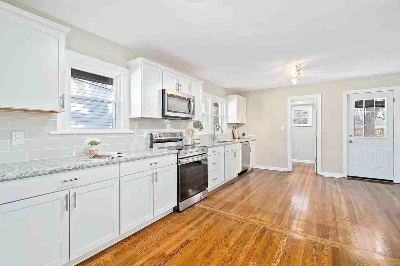1033 S Josephine Boyd St - Photo 6 of 24