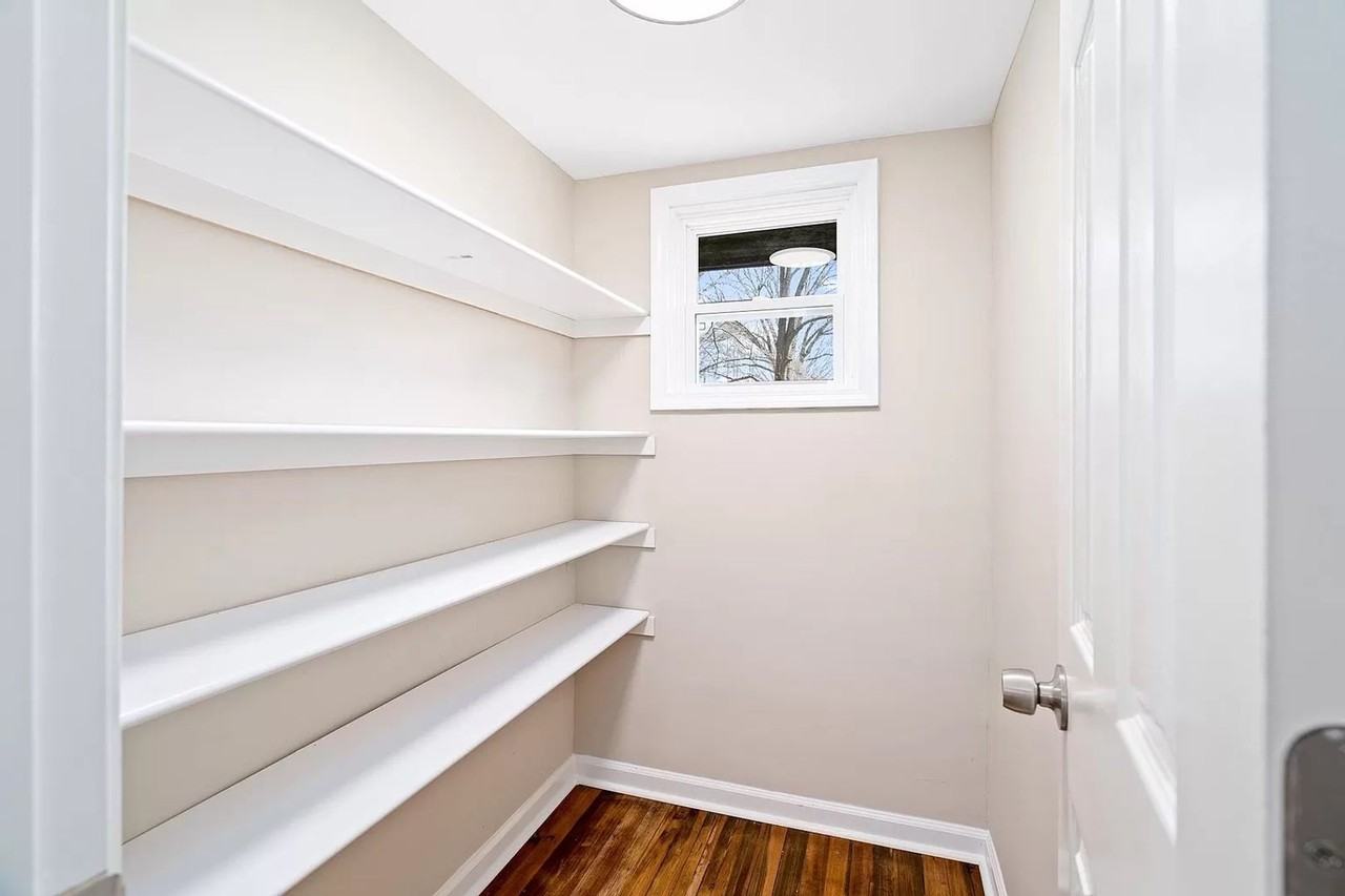 1033 S Josephine Boyd St - Photo 7 of 24