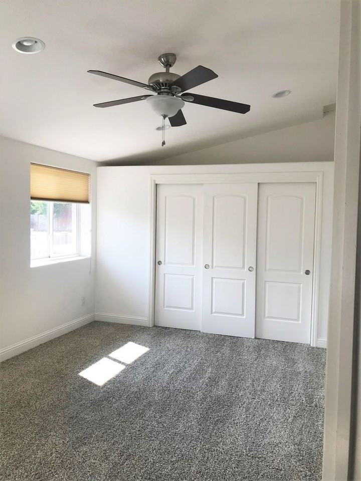 1100 Zolezzi Ln - Photo 3 of 5