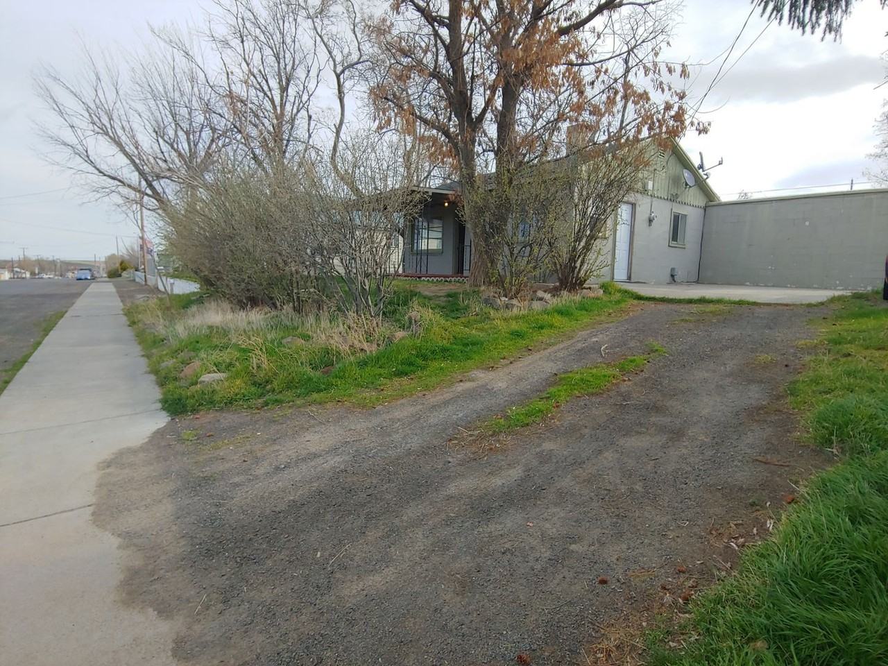 248 Se Cherry St - Photo 2 of 24