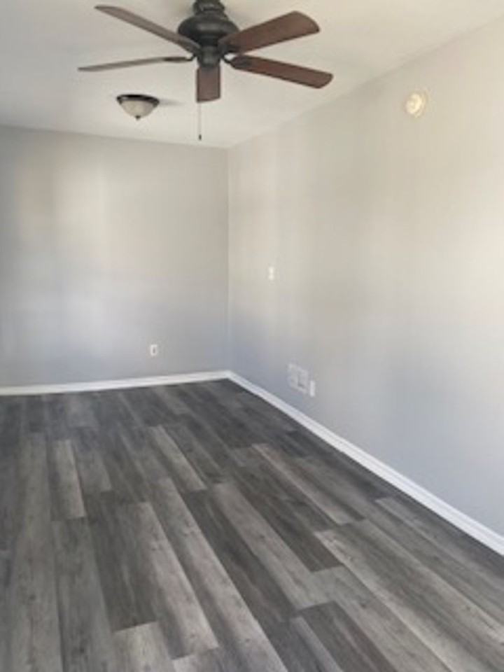 618 W 9th St - Photo 5 of 15
