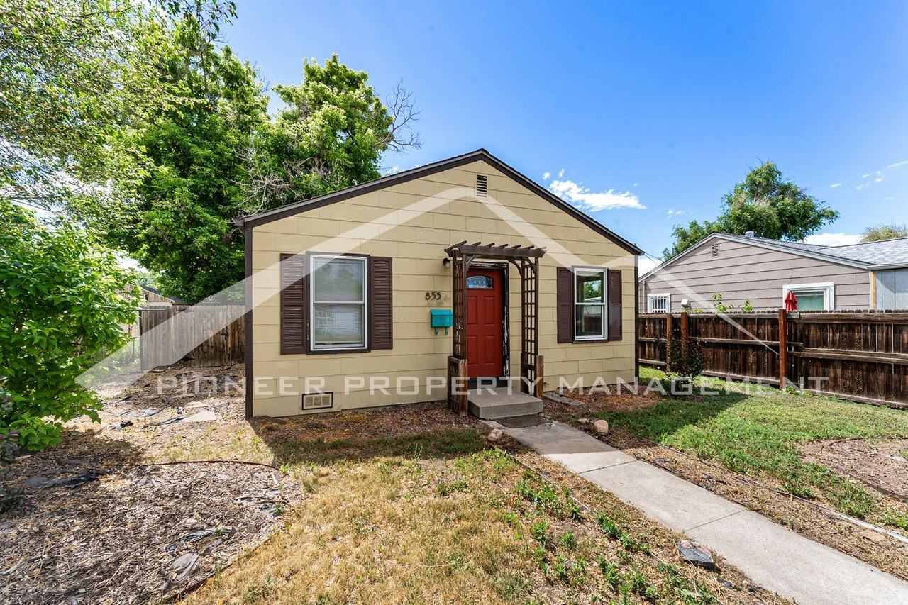 855 Perry Street - Photo 2 of 23