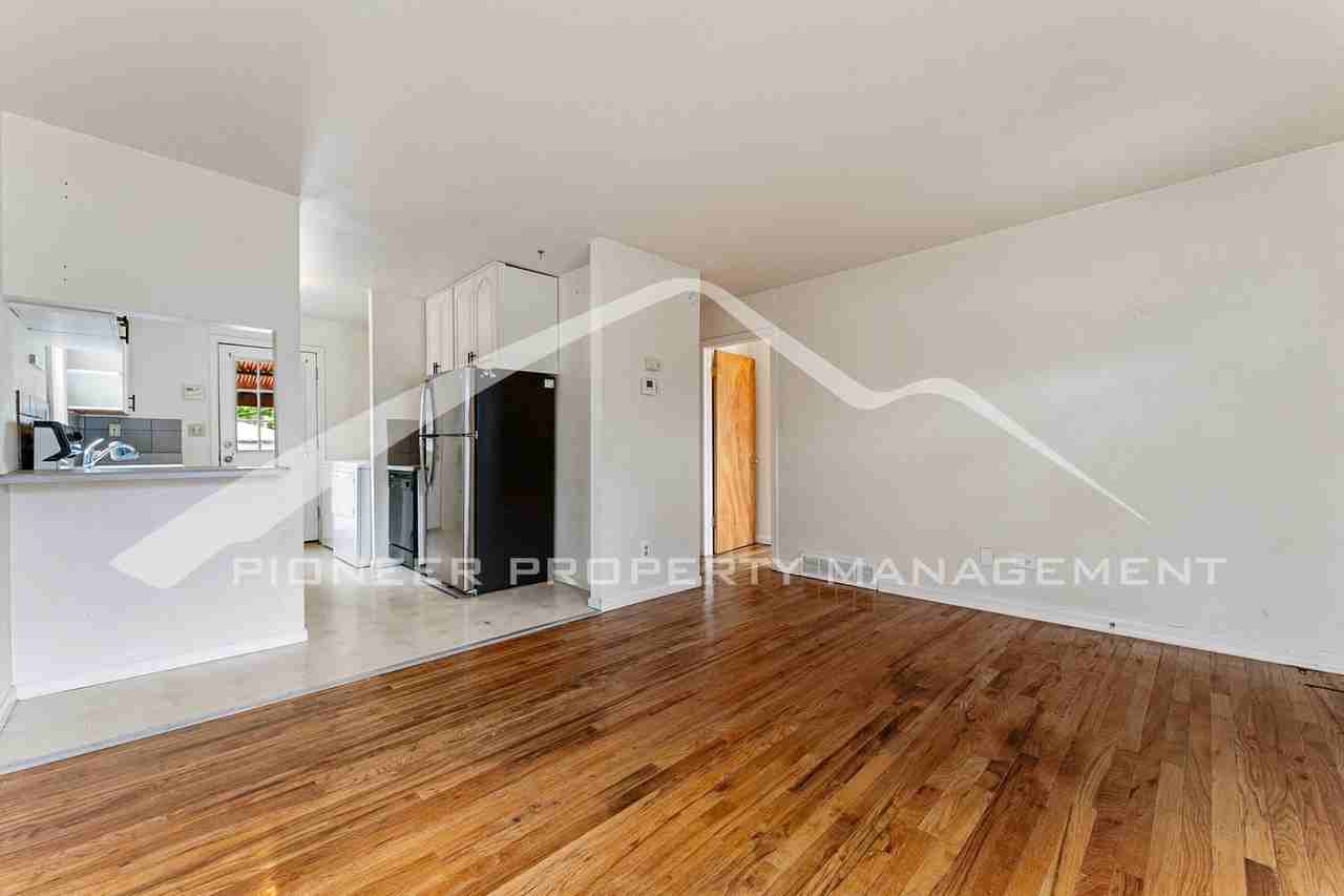 855 Perry Street - Photo 4 of 23