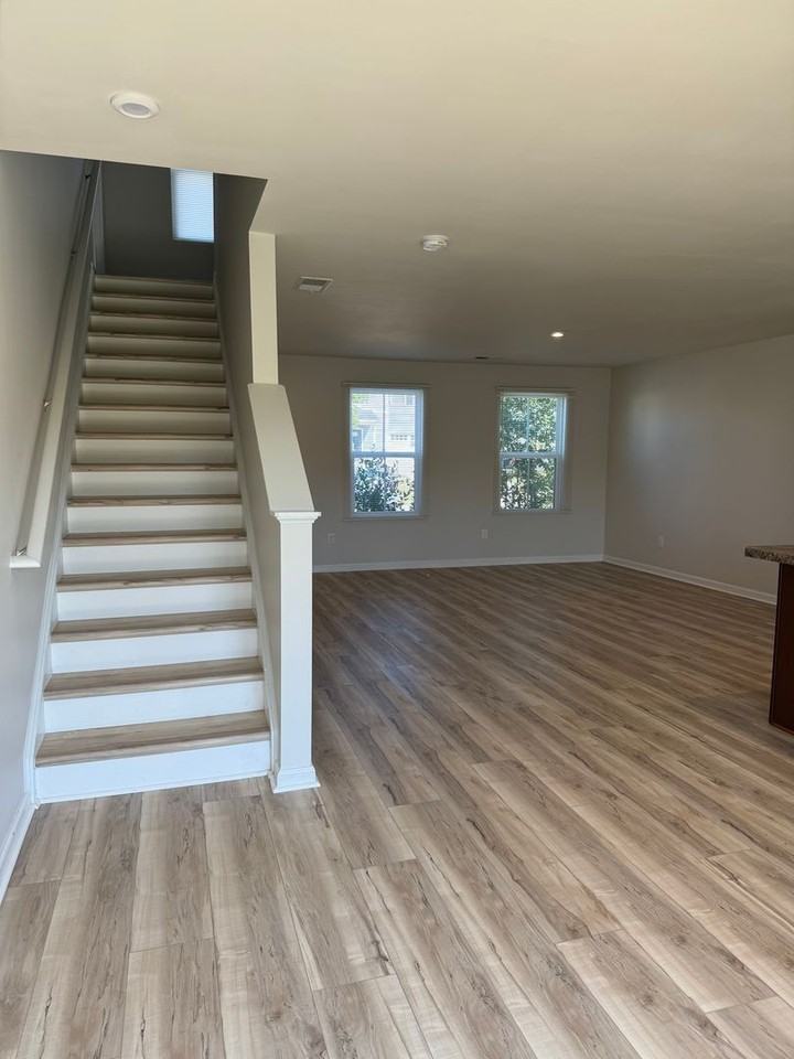 8 Castlebrook Dr - Photo 5 of 28