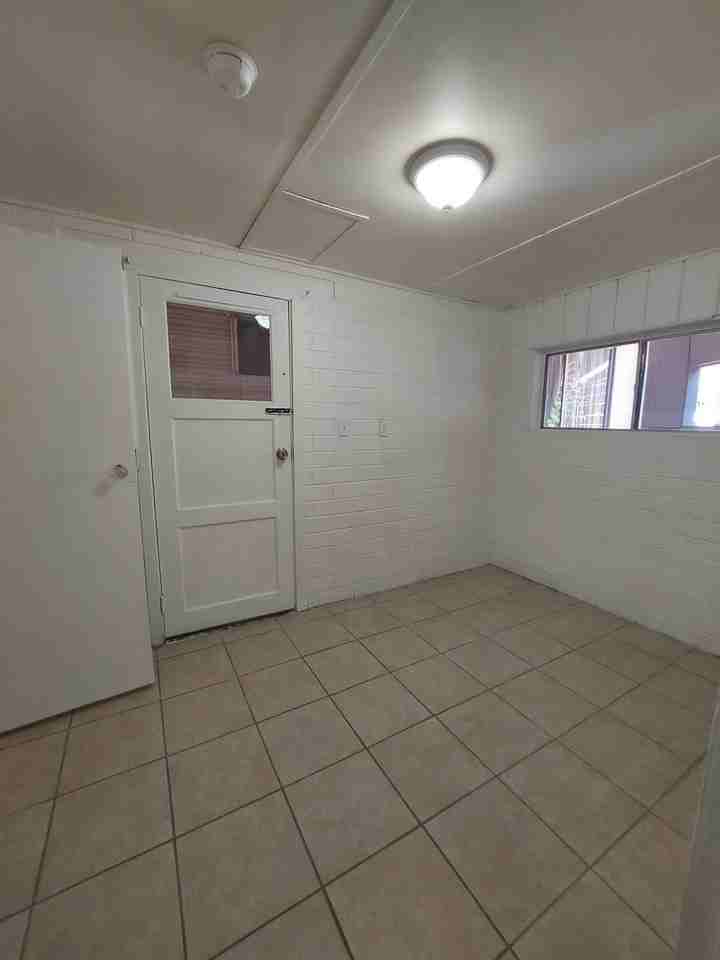 206 N 1st St - Photo 3 of 9