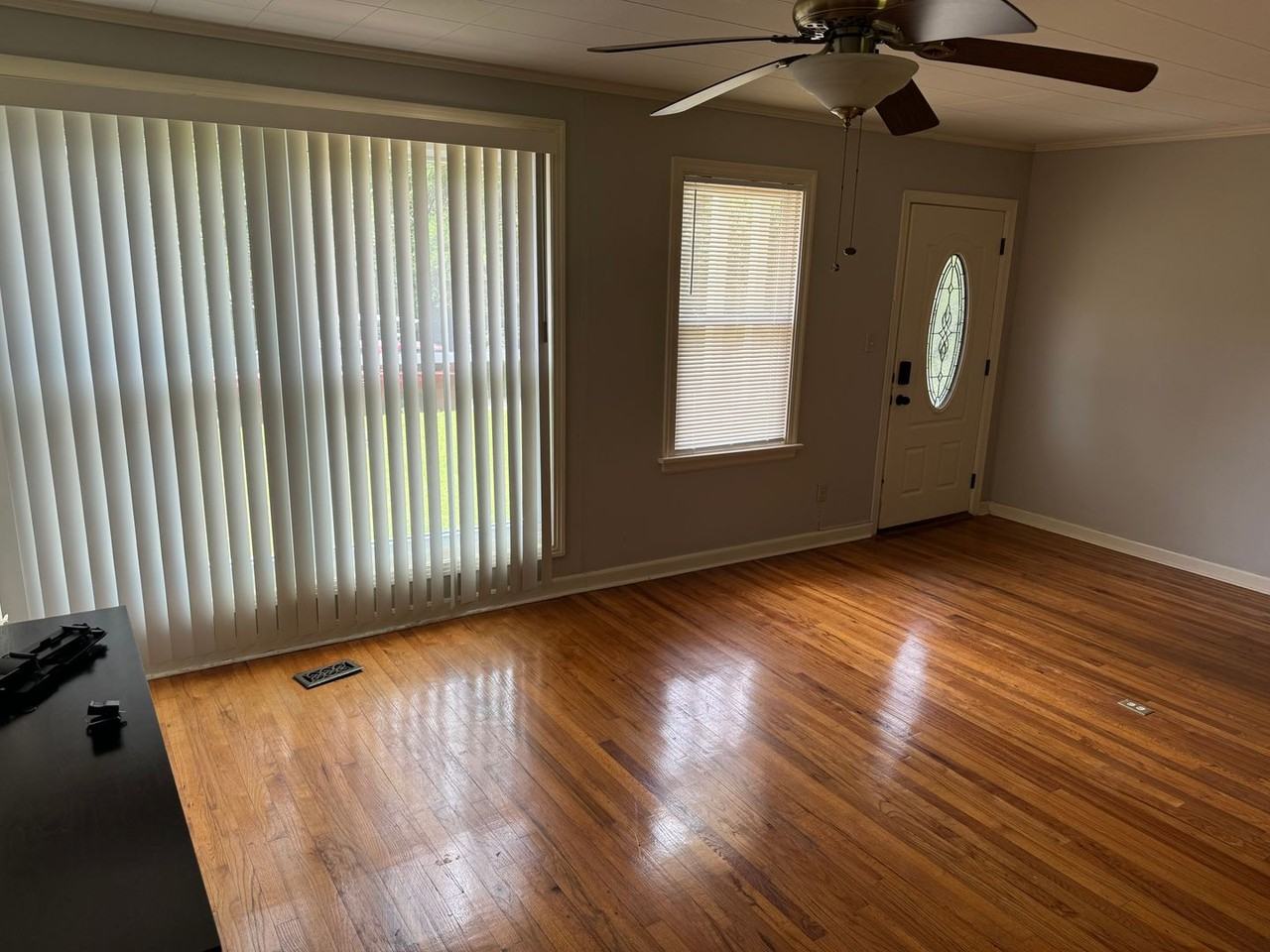 1212 Hawthorne St - Photo 2 of 14