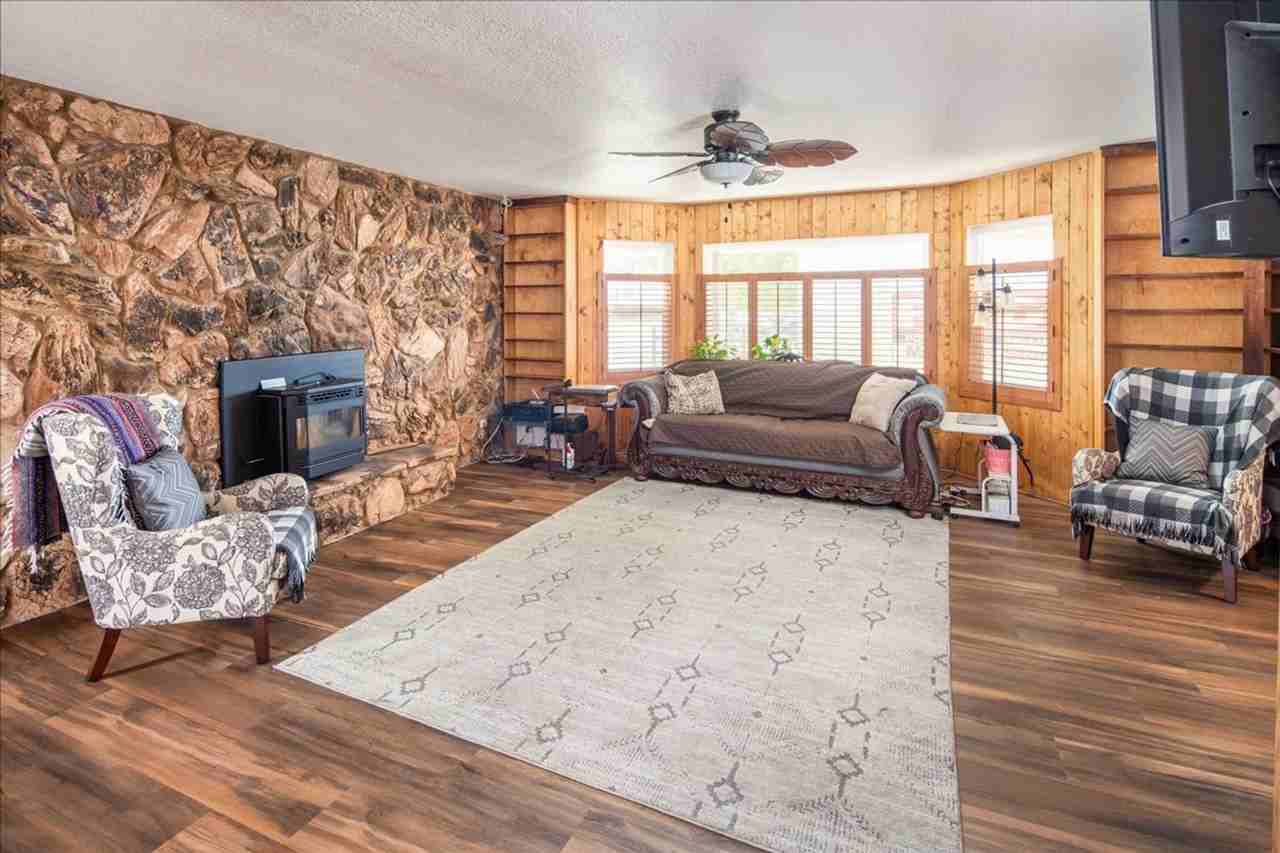 1133 H St - Photo 3 of 11