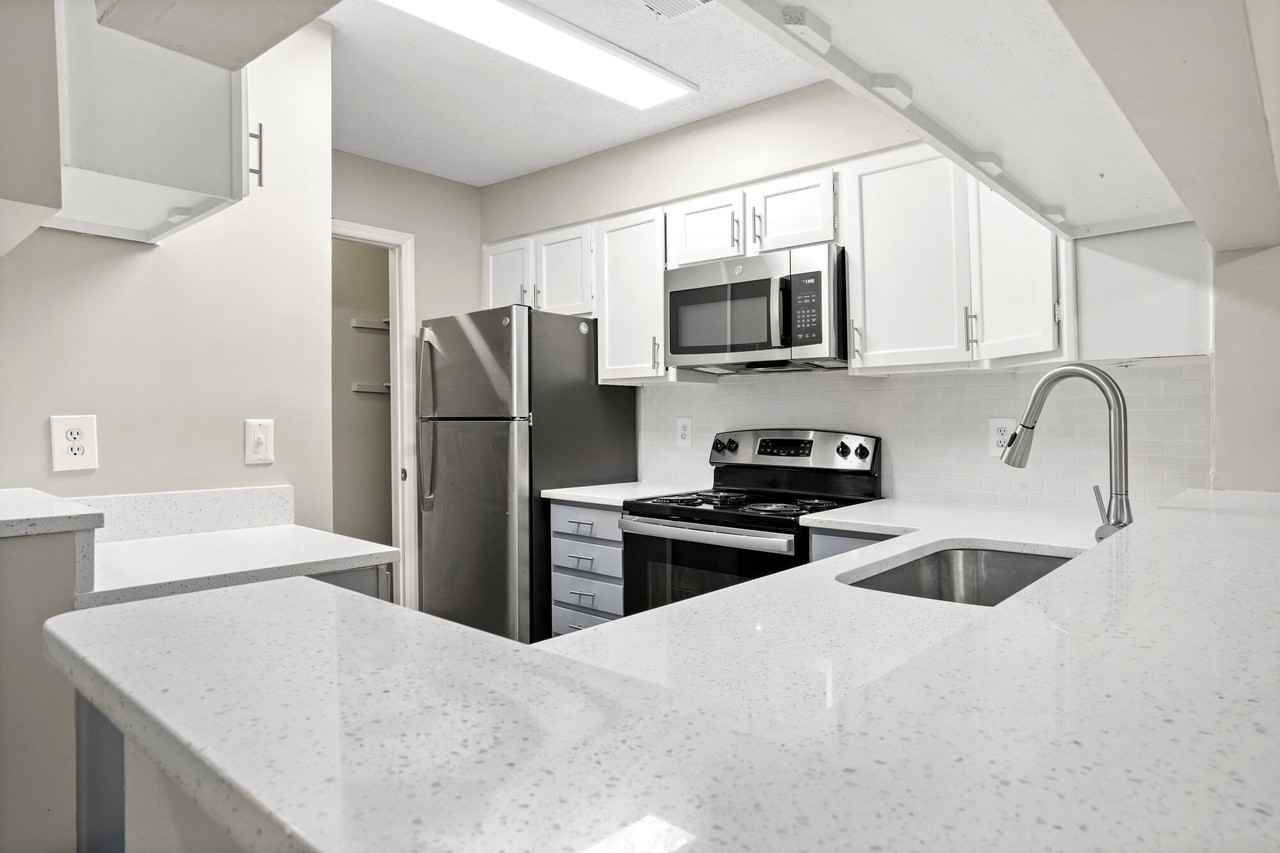 Ellevate North Charleston - Photo 2 of 29