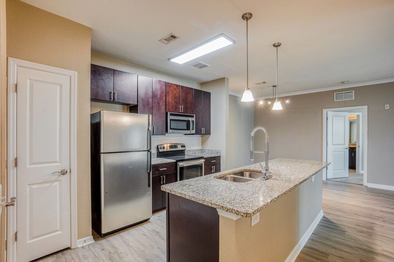 Belle Haven Apartments - Photo 3 of 26