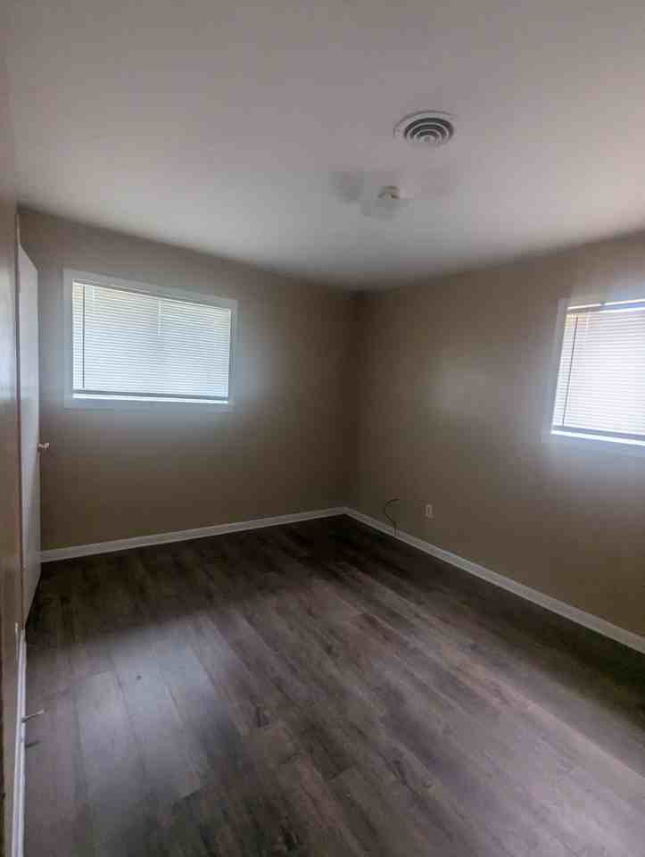 118 Carver Dr - Photo 2 of 7