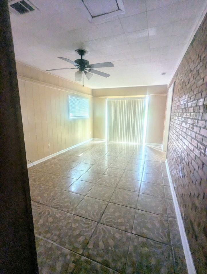 118 Carver Dr - Photo 3 of 7