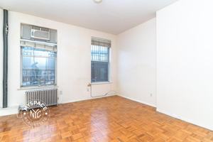 featured image of 302 Hooper St #1