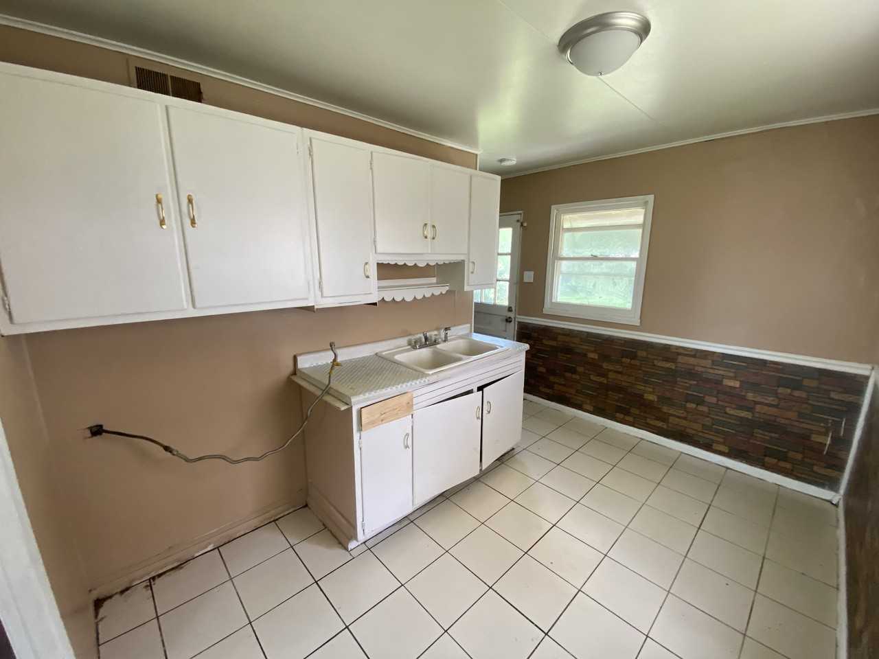 225 Grace St #NA - Photo 4 of 12