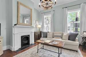 featured image of 322 Price St #322