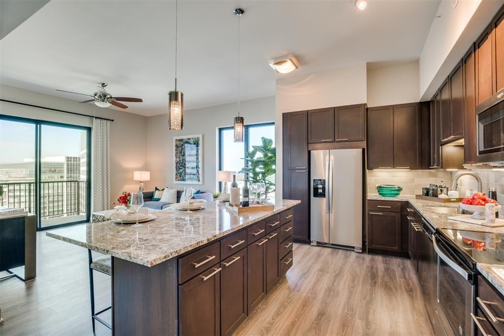 9789 Katy Freeway #1420 - Photo 5 of 13