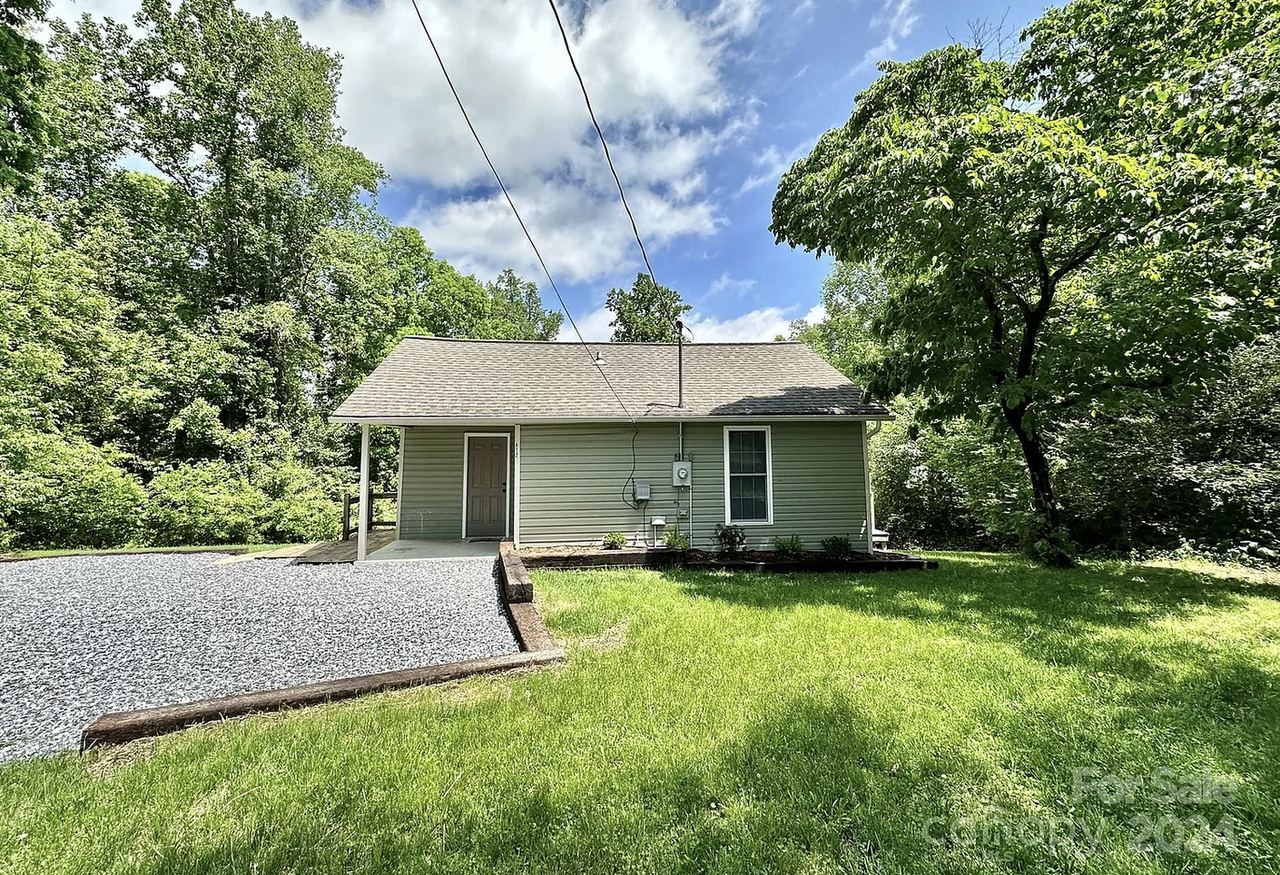 412 Pineburr Ave Sw #NA - Photo 2 of 16