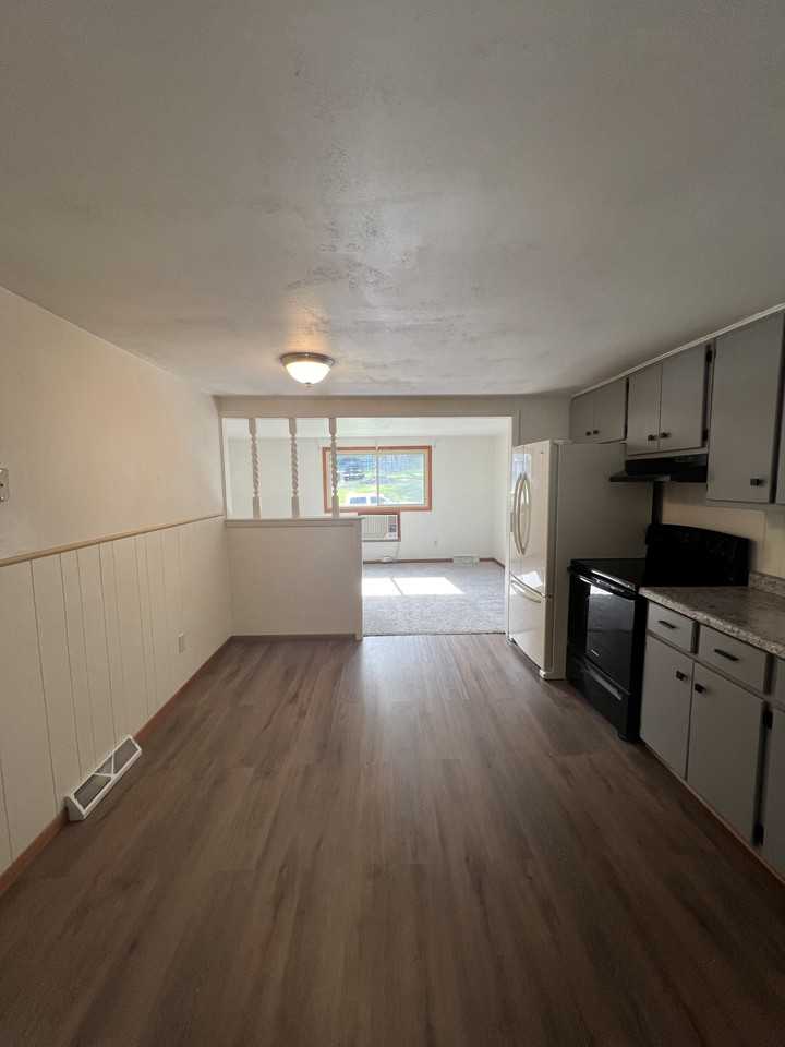 886 Chapel Dr #886 - Photo 3 of 12