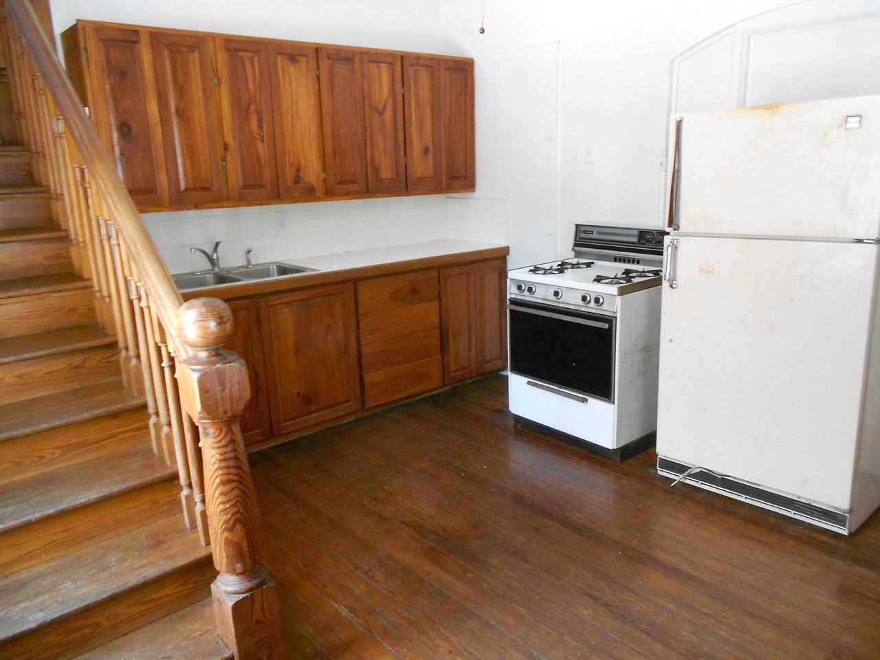 622 Ne 2nd St #A - Photo 3 of 4