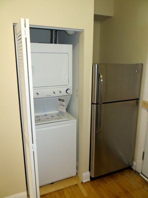 2410 W Winnemac Ave #2 - Photo 6 of 9