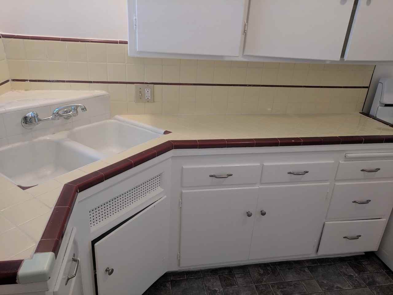 1734 N Kingsley Dr #3 - Photo 2 of 29