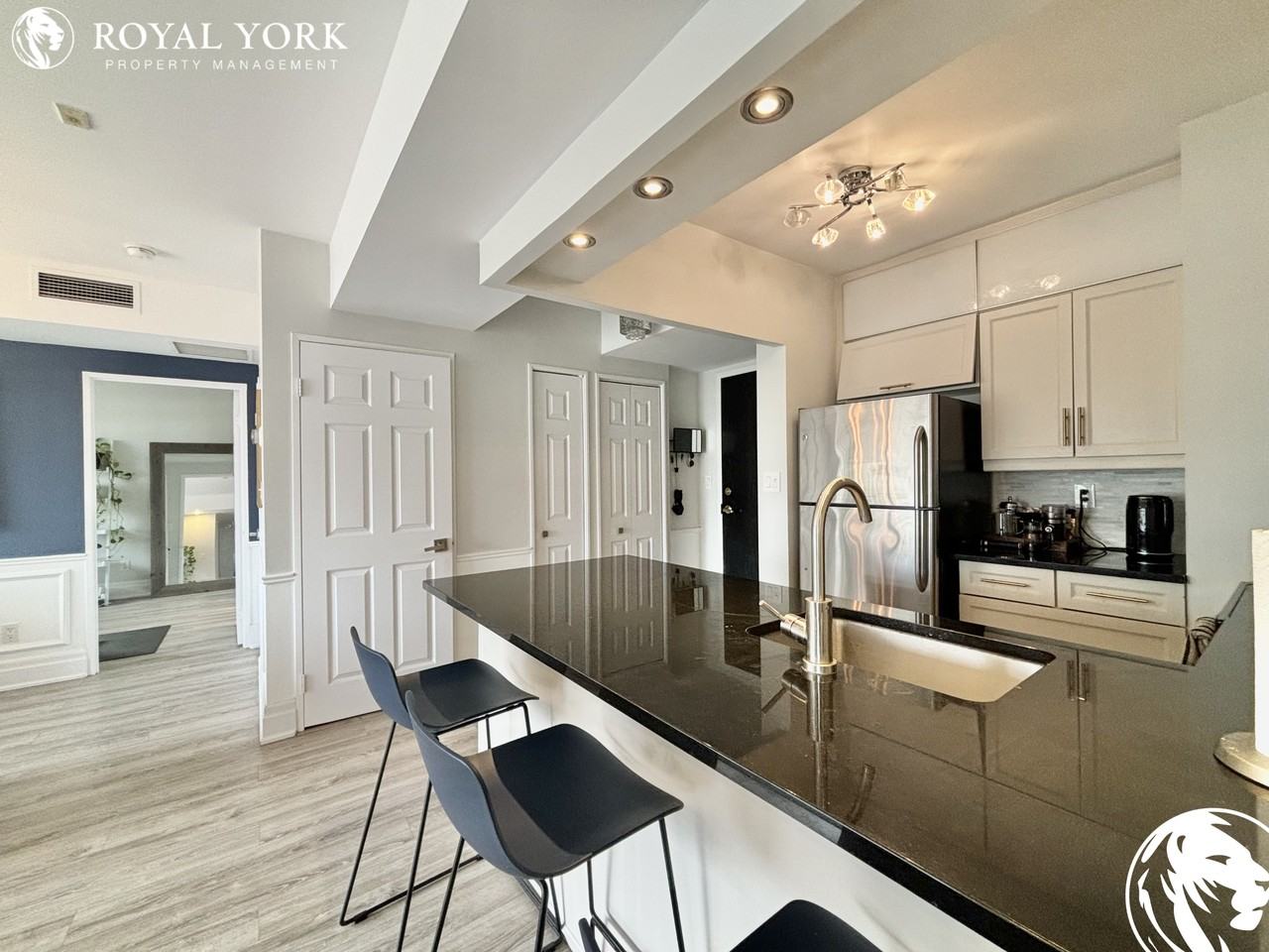 1001-99 Hayden Street, Toronto, Ontario M4Y 3B4 - Photo 3 of 23