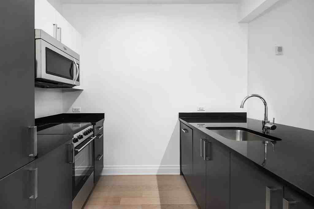 Pine St #719 - Photo 4 of 20