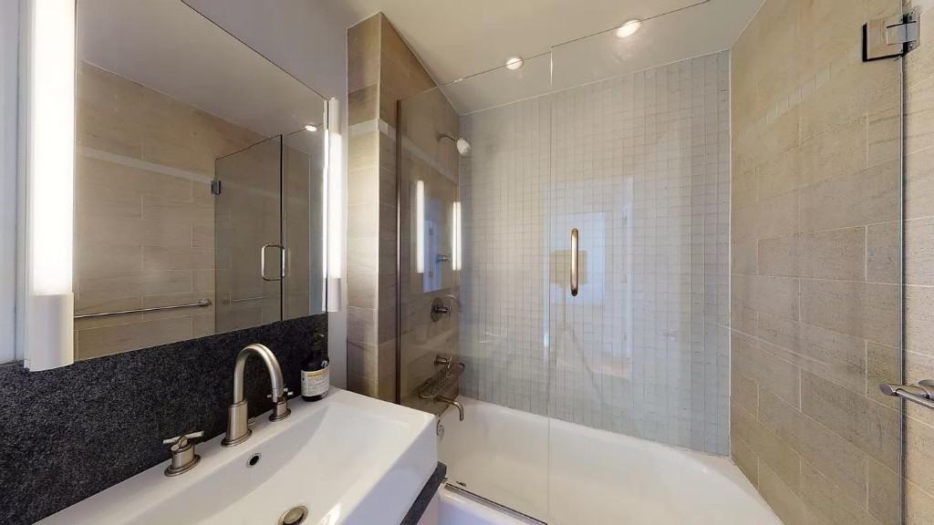 Greenwich St #11A - Photo 6 of 10