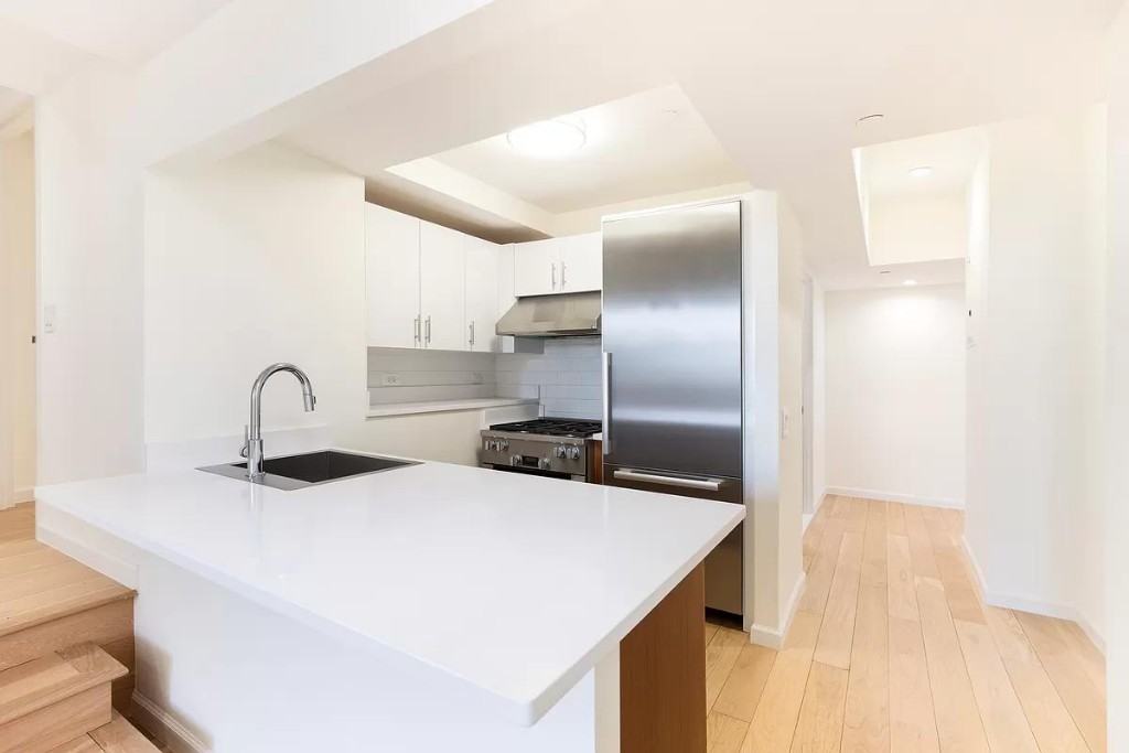 West St #11B - Photo 3 of 18