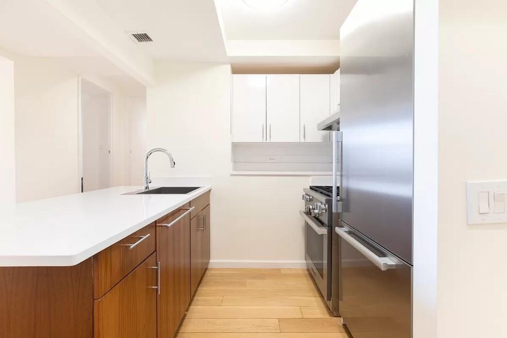 West St #11B - Photo 4 of 18