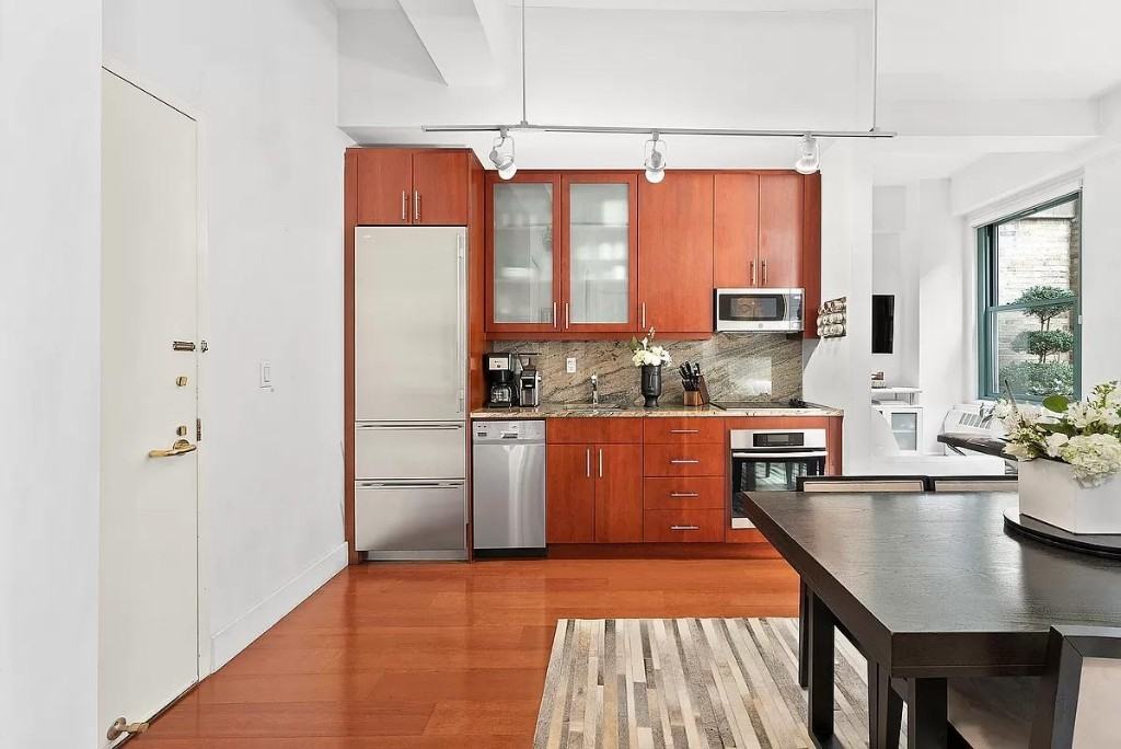 John St #12H - Photo 2 of 8