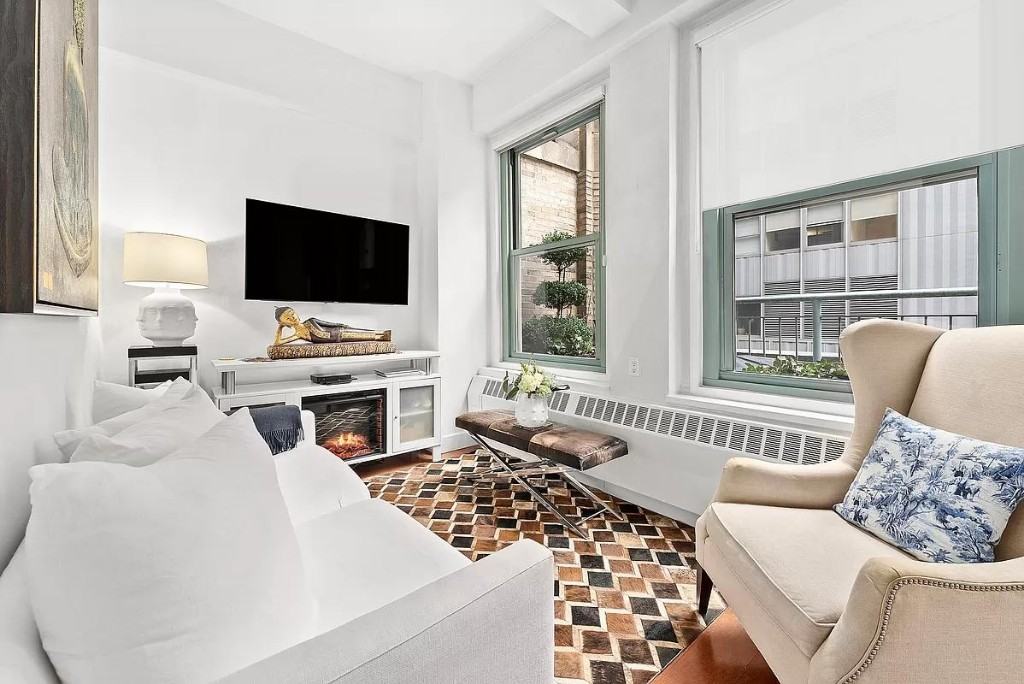 John St #12H - Photo 4 of 8