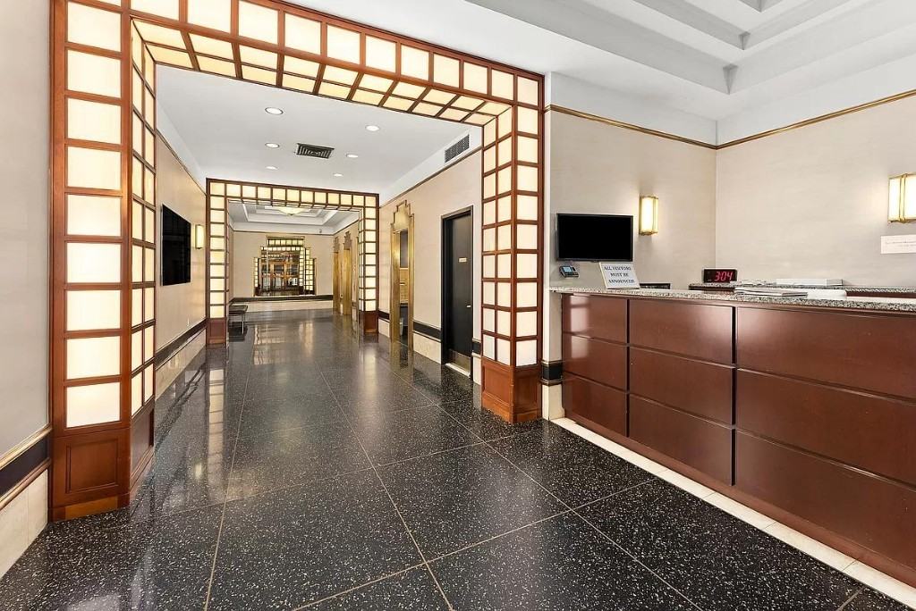 John St #12H - Photo 7 of 8