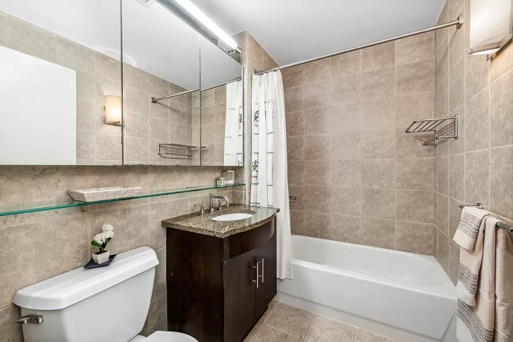 John St #3B - Photo 7 of 8