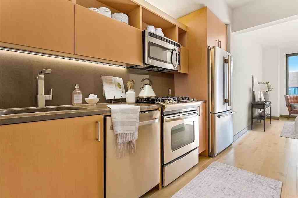 Spruce St #21E - Photo 2 of 12